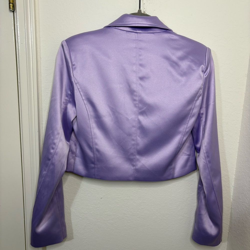 House of Harlow 1960 Gianna Cropped Satin Blazer in lilac - Picture 8 of 10
